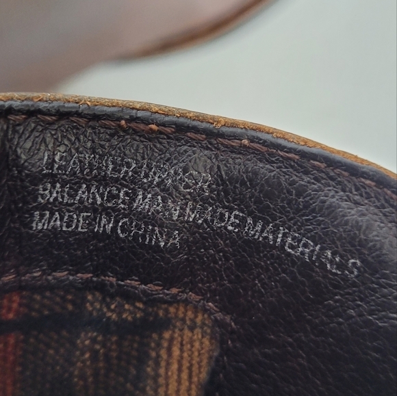 Born Women's Menswear-Inspired Dark Brown Distressed Chaval Booties - Size 9.5 - Picture 14 of 15